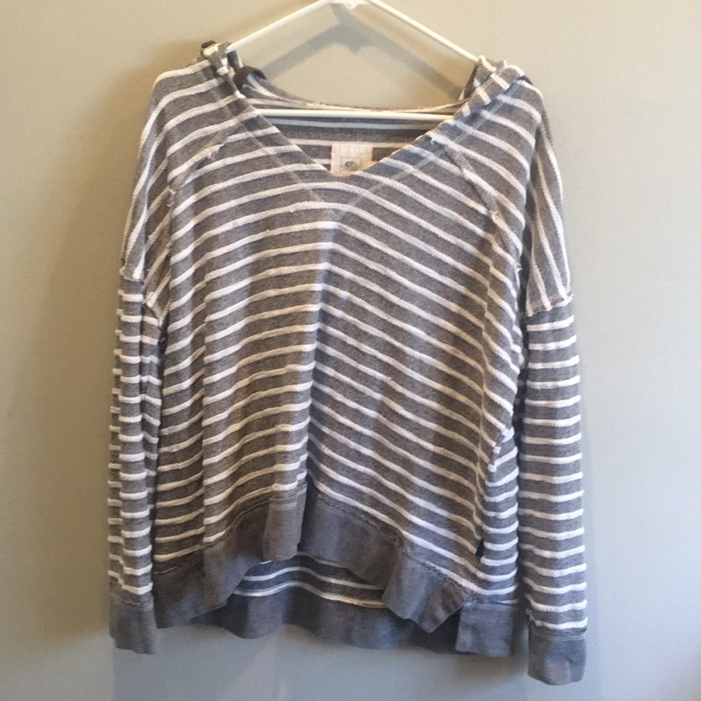 Fashionable sweat shirt